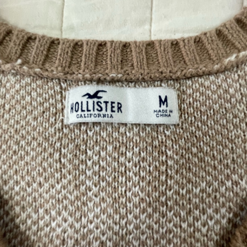 Hollister Beige and Cream Cropped Plaid Cardigan Sweater Medium - Picture 2 of 7